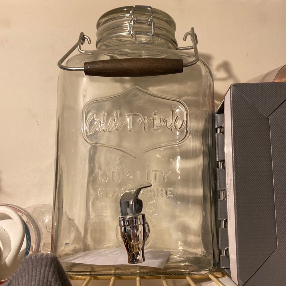 Drink pitcher